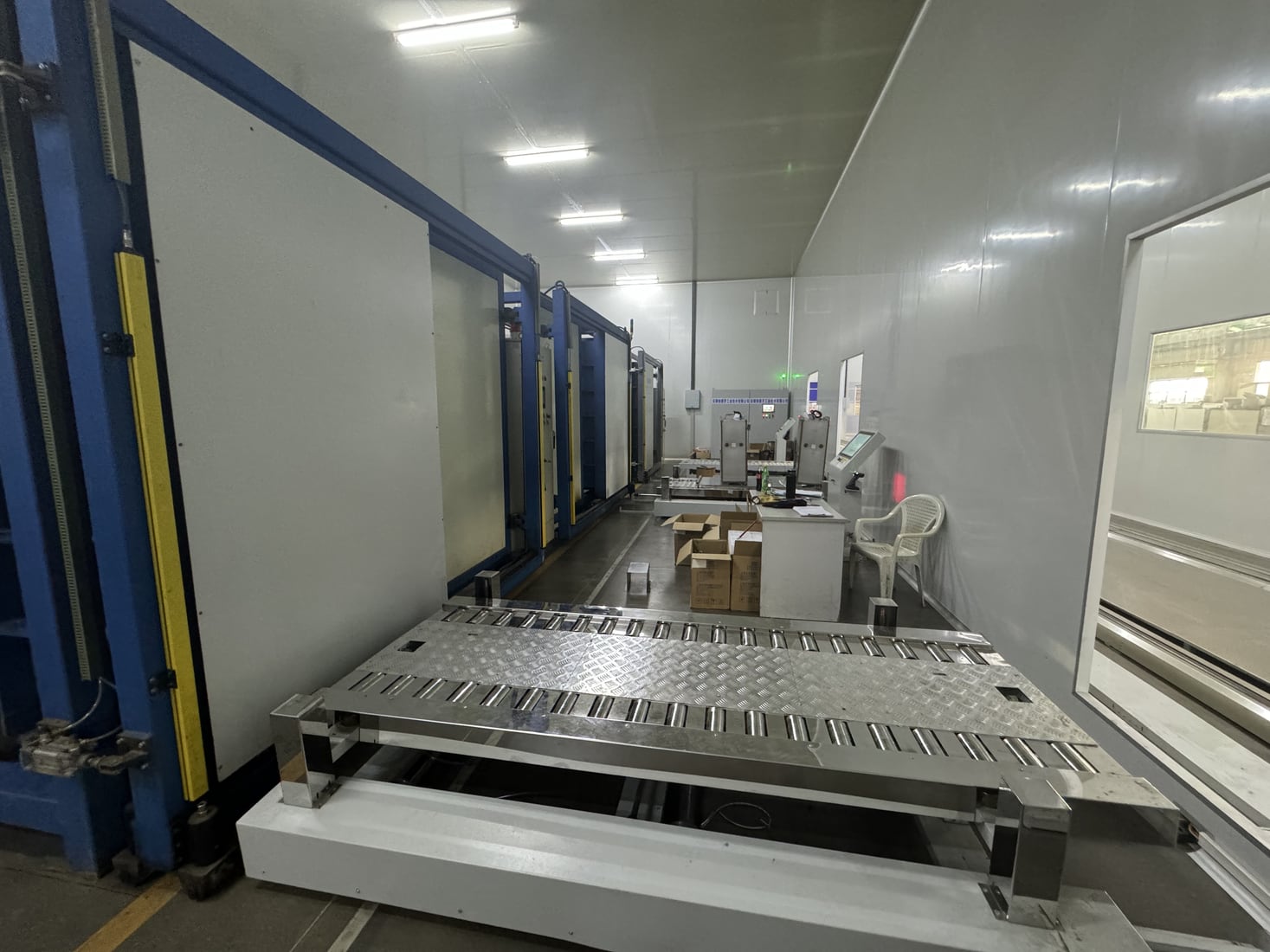 switchgear gas tank helium leak testing station