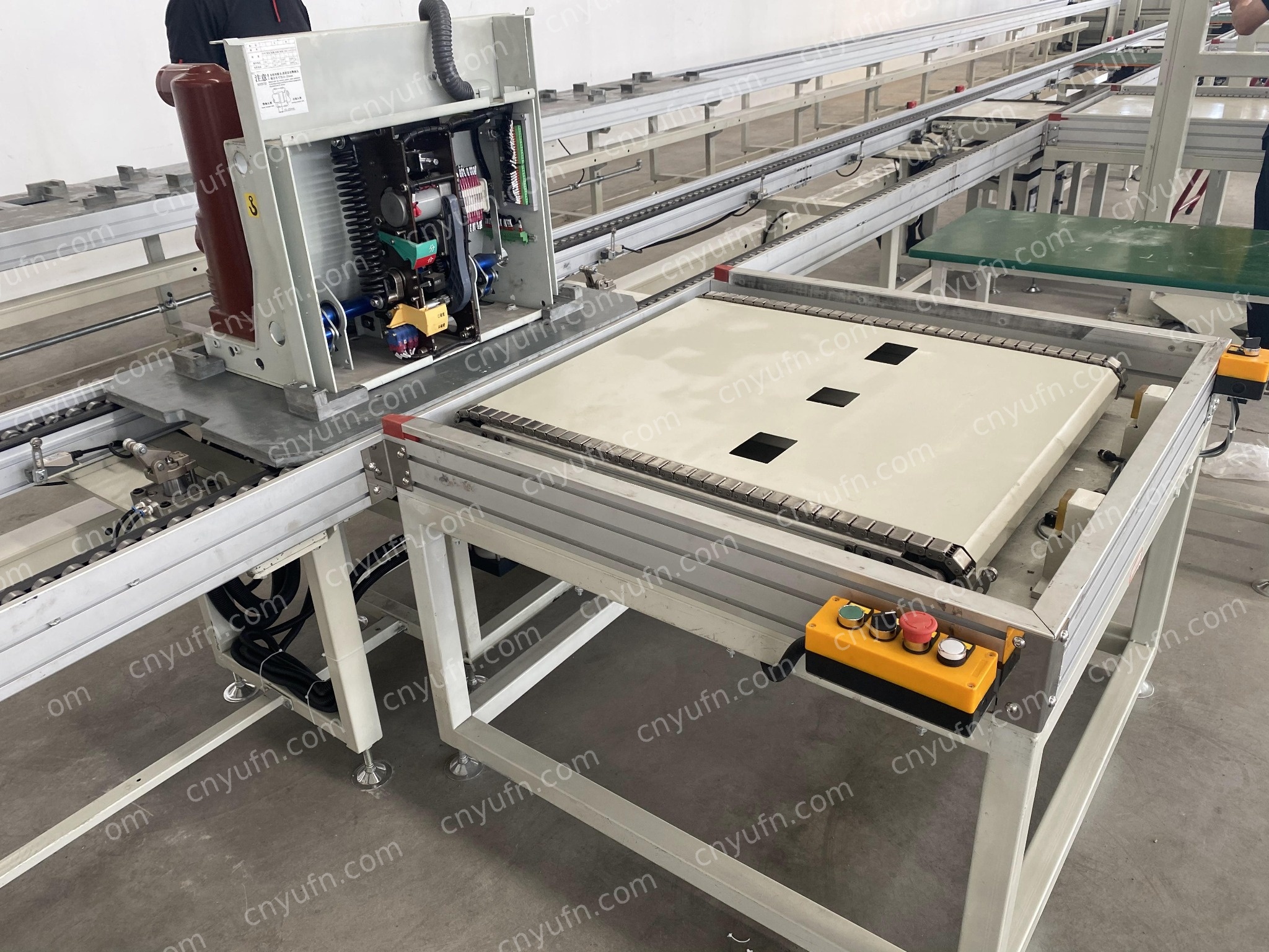 VCB生产线布局案例：RGV转运、检测台与工位化装配